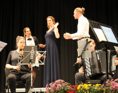 Hochkarätiger Klassik-Nachmittag als Dankeschön an die ältere Generation Hochkarätiger Klassik-Nachmittag als Dankeschön an die ältere Generation
