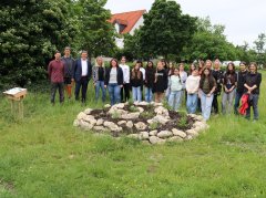 Einweihung der Infotafeln auf der Blühpakt-Wiese in Karlsfeld Einweihung der Infotafeln auf der Blühpakt-Wiese in Karlsfeld