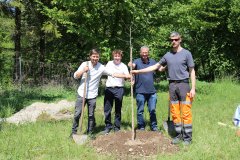 Baumpflanzaktion des Jugendrates Karlsfelds Baumpflanzaktion des Jugendrates Karlsfelds