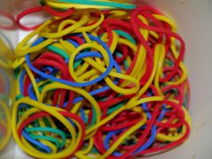 Kleines Gummiband mit fatalen Folgen Kleines Gummiband mit fatalen Folgen
